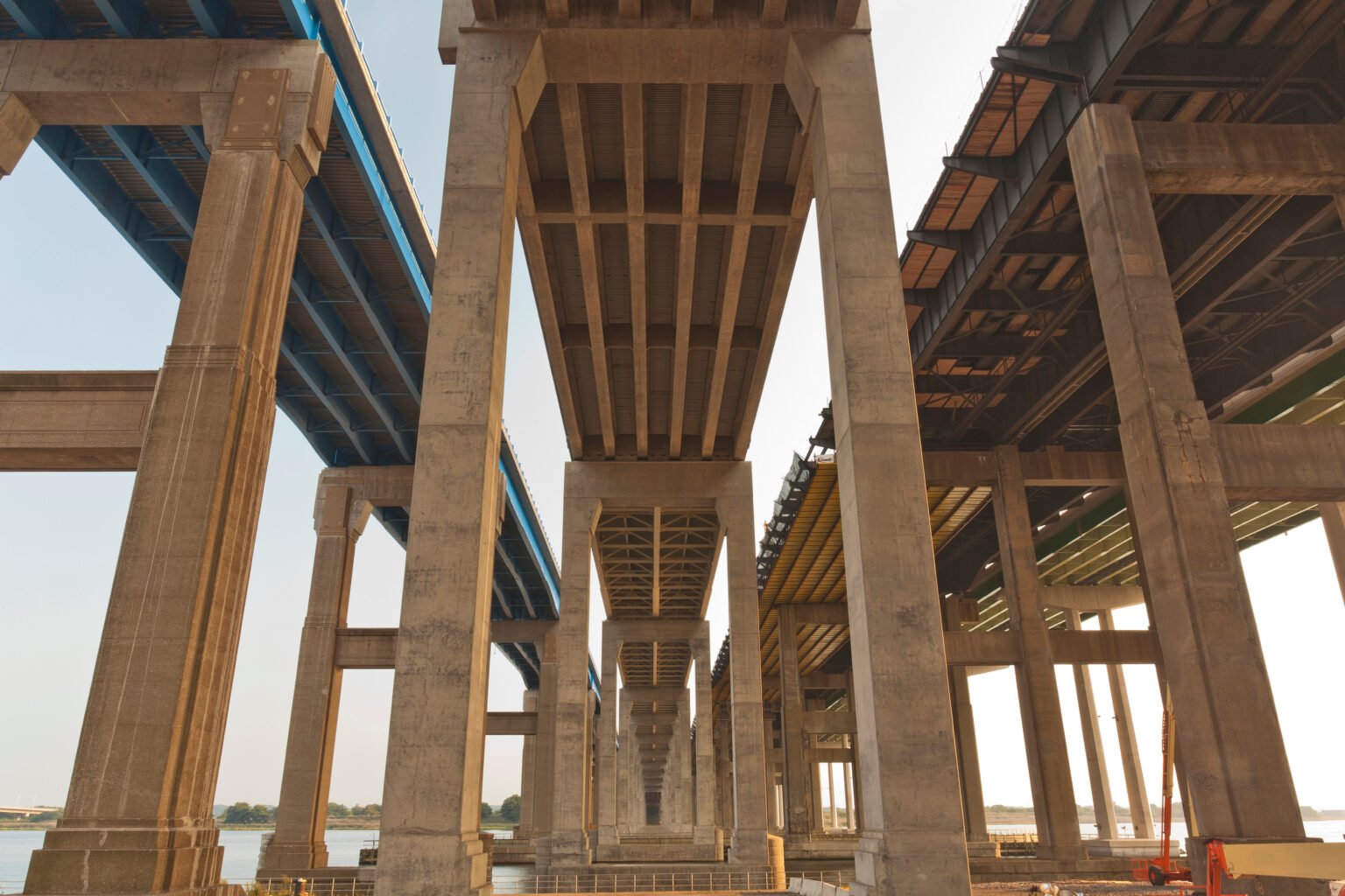Jembatan berdiri kokoh dengan pondasi tiang pancang
